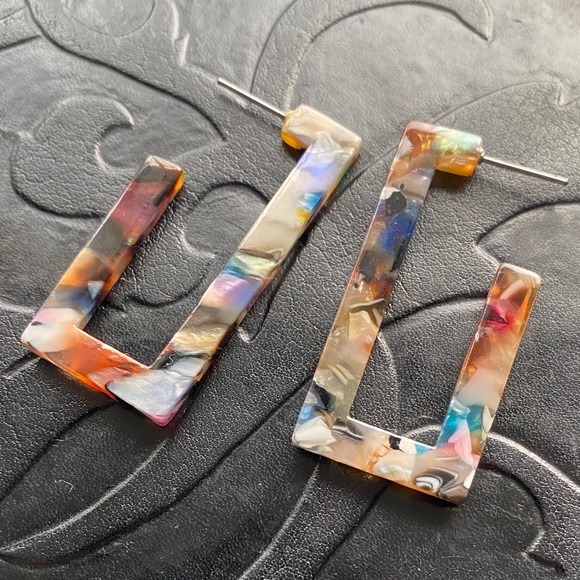 NWT American Eagle Outfitters Tortoise and Multicolor Earrings - Bundle of two - Picture 2 of 3